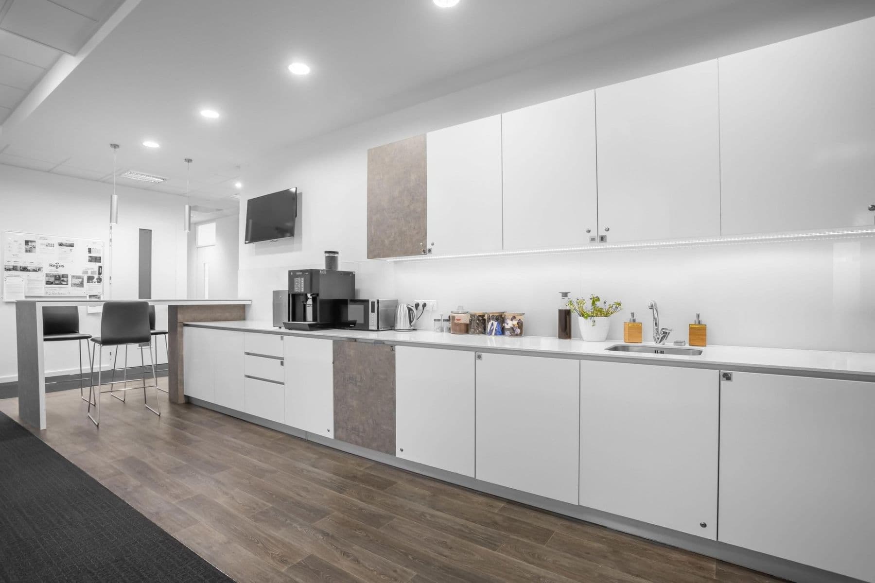 office to rent, 75 m², náměstí I. P. Pavlova, Prague, Prague office to rent, 75 m², náměstí I. P. Pavlova, Prague, Prague